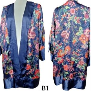 VS Kimono Robe No Belt One Size